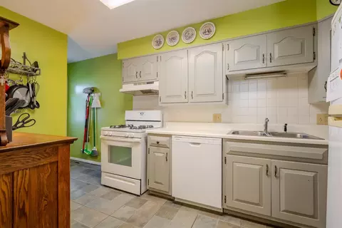 1108 E Jefferson St #11, Bloomington, IL 61701 photo 10
