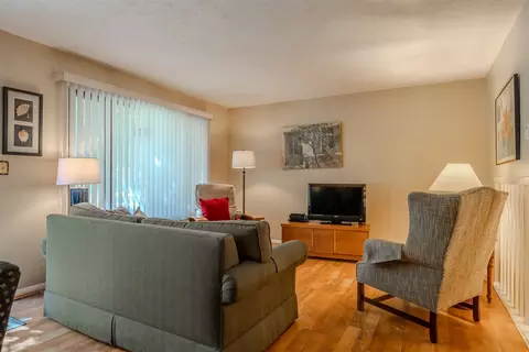 1108 E Jefferson St #11, Bloomington, IL 61701 photo 4