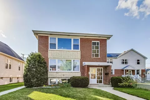 1958 Illinois St, Des Plaines, IL 60018