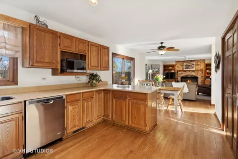4950 Red Pine Ave, Gurnee, IL 60031 photo 17