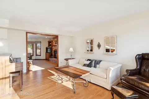 4950 Red Pine Ave, Gurnee, IL 60031 photo 13