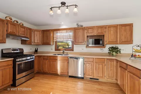 4950 Red Pine Ave, Gurnee, IL 60031 photo 16