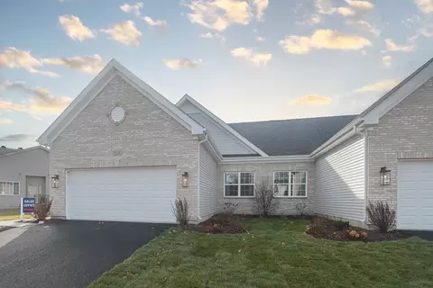 570 Madison Ln, Elgin, IL 60123 photo 1