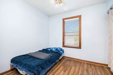 Bedroom - 2456 Devonshire Ct, Aurora, IL 60502 photo 2 of 5