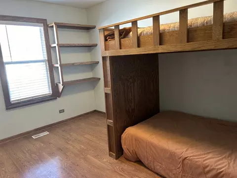 Bedroom - 2456 Devonshire Ct, Aurora, IL 60502 photo 1 of 5