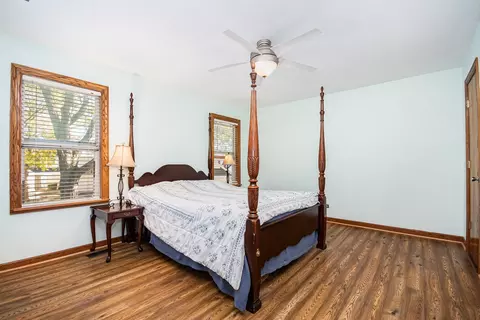 Bedroom - 2456 Devonshire Ct, Aurora, IL 60502 photo 4 of 5