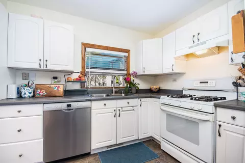Kitchen - 2456 Devonshire Ct, Aurora, IL 60502 photo 1 of 2