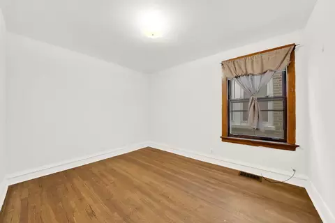Bedroom - 6443 S Artesian Ave, Chicago, IL 60629 photo 3 of 4