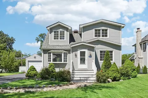 7320 Hamilton Ave, Burr Ridge, IL 60527
