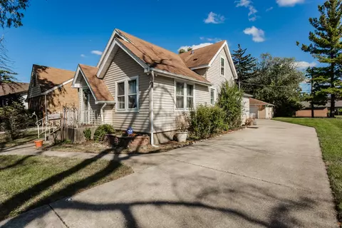 4437 Elm Ave, Lyons, IL 60534