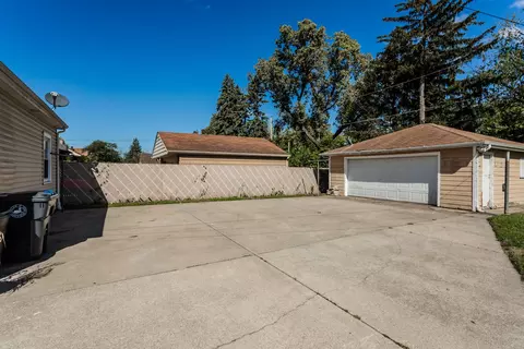 Exterior - 4437 Elm Ave, Lyons, IL 60534 photo 4 of 5