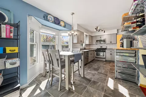 Kitchen - 125 Picardy Ln, Wheeling, IL 60090 photo 3 of 3