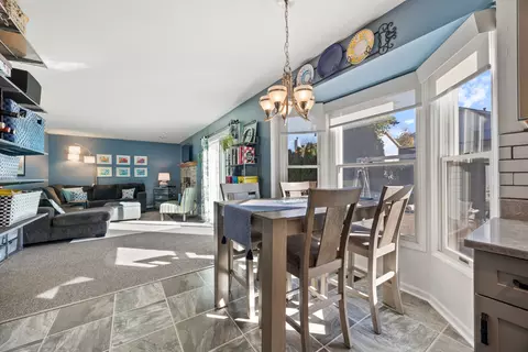 Dining - 125 Picardy Ln, Wheeling, IL 60090 photo 2 of 2