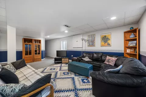 Living - 125 Picardy Ln, Wheeling, IL 60090 photo 4 of 4