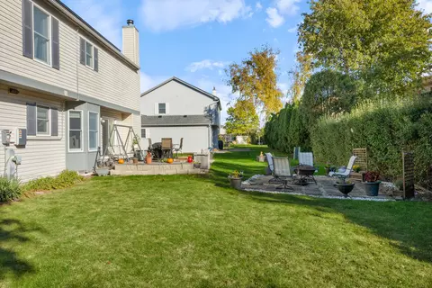 Exterior - 125 Picardy Ln, Wheeling, IL 60090 photo 6 of 7