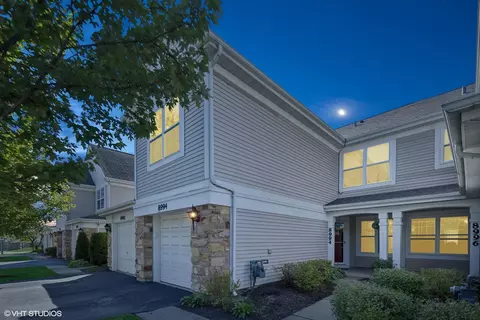 8994 W Heathwood Cir, Niles, IL 60714