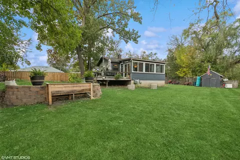 26124 W Riverview Pl, Antioch, IL 60002