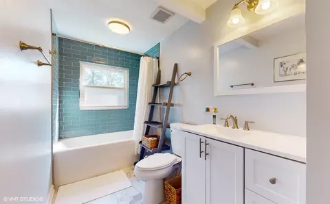 301 Darrow Ave, Evanston, IL 60202 photo 17