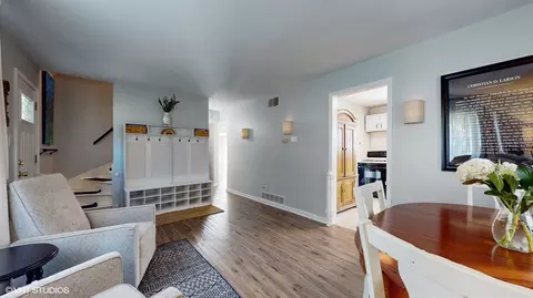 301 Darrow Ave, Evanston, IL 60202 photo 3