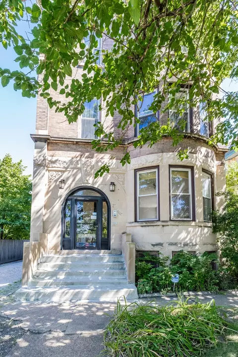 7551 S South Shore Dr, Chicago, IL 60649