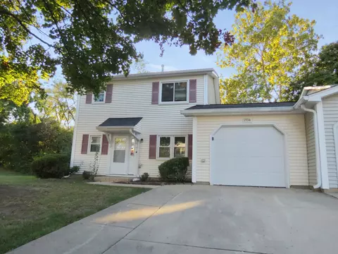 1934 Wildwood Cir, Glendale Heights, IL 60139