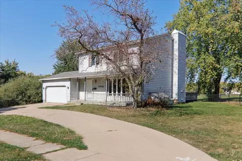 Exterior - 300 A Shelbourne Dr, Normal, IL 61761 photo 2 of 7