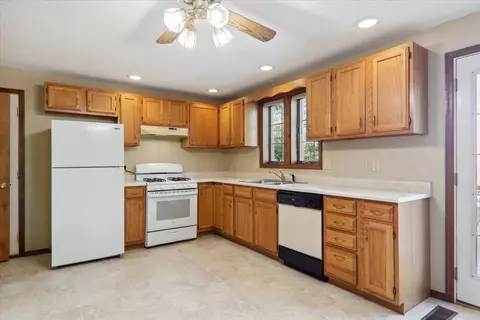 Kitchen - 300 A Shelbourne Dr, Normal, IL 61761 photo 1 of 2