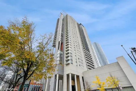 737 W Washington Blvd #2610, Chicago, IL 60661