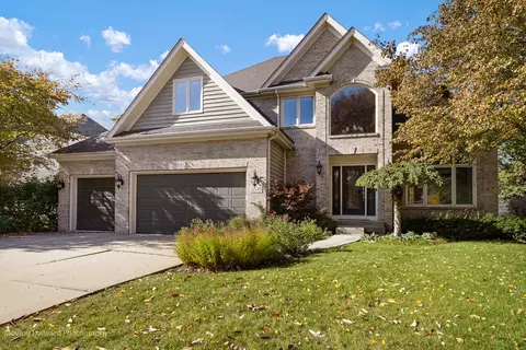 5519 Kanlow Dr, Naperville, IL 60564