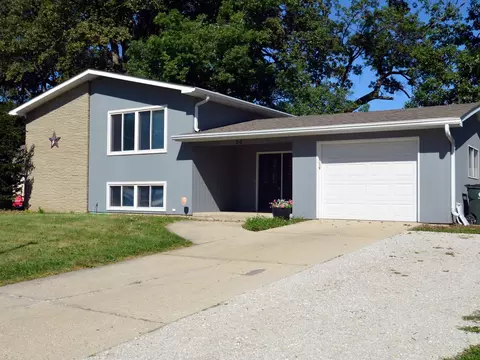 54 Fernwood Rd, Montgomery, IL 60538