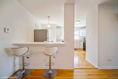 Kitchen - 680 River Mill Pkwy, Wheeling, IL 60090 photo 3 of 3