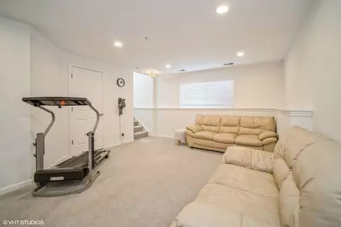 Living - 680 River Mill Pkwy, Wheeling, IL 60090 photo 4 of 4