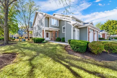 585 W Parkside Dr, Palatine, IL 60067