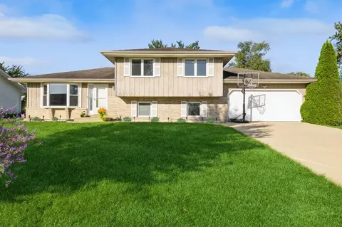 2 N056 Kramer Ave, Lombard, IL 60148