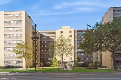 6300 N Sheridan Rd #212, Chicago, IL 60660