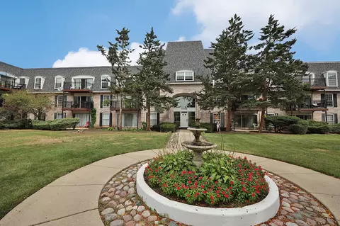 5200 Carriageway Dr #306, Rolling Meadows, IL 60008