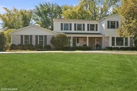 1465 Lake Shore Dr S, Barrington, IL 60010