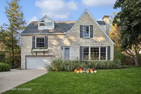 12 Briar Rd, Golf, IL 60029