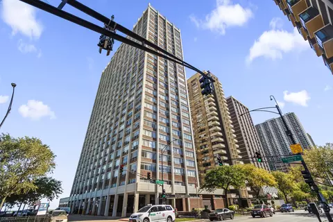 6171 N Sheridan Rd #1105, Chicago, IL 60660