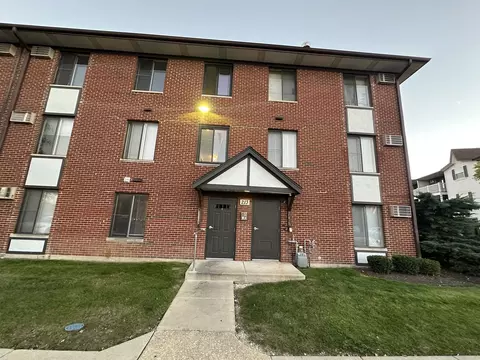 213 Gregory St #10, Aurora, IL 60504