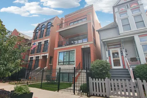 919 W Wrightwood Ave #2, Chicago, IL 60614