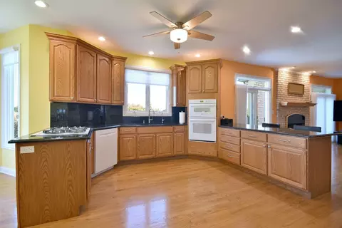 Kitchen - 25255 S Chennault Ave, Monee, IL 60449 photo 5 of 8