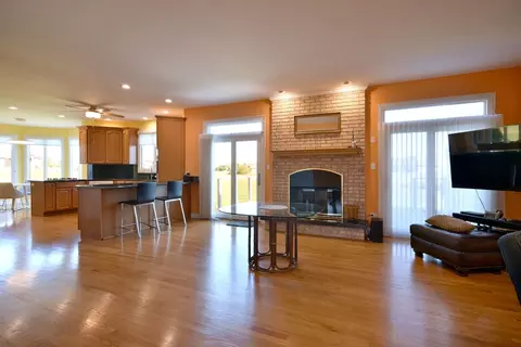 Living - 25255 S Chennault Ave, Monee, IL 60449 photo 3 of 6