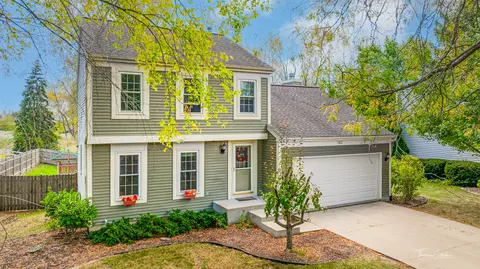 163 Knobb Hill Ln, Gurnee, IL 60031