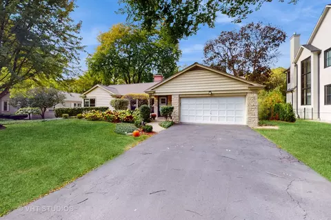 111 Sterling Ln, Wilmette, IL 60091
