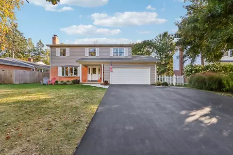 339 W Prospect Ave, Lake Bluff, IL 60044