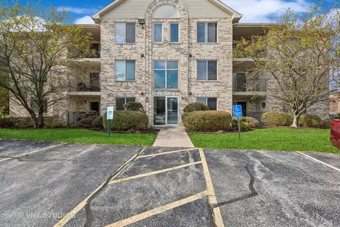 6865 Forestview Dr #3B, Oak Forest, IL 60452