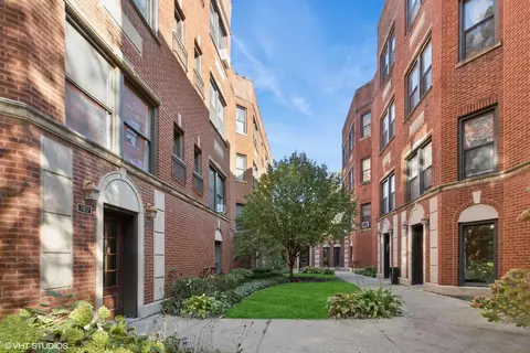 7015 N Wolcott Ave #2, Chicago, IL 60626