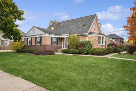 4400 W Pratt Ave, Lincolnwood, IL 60712