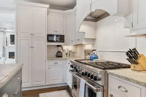 882 Pine St, Winnetka, IL 60093 photo 18